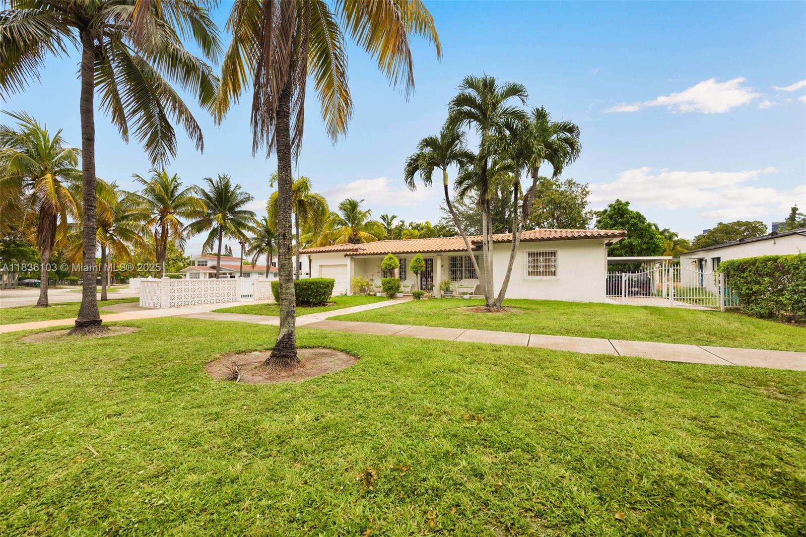 811 SW 25th Rd