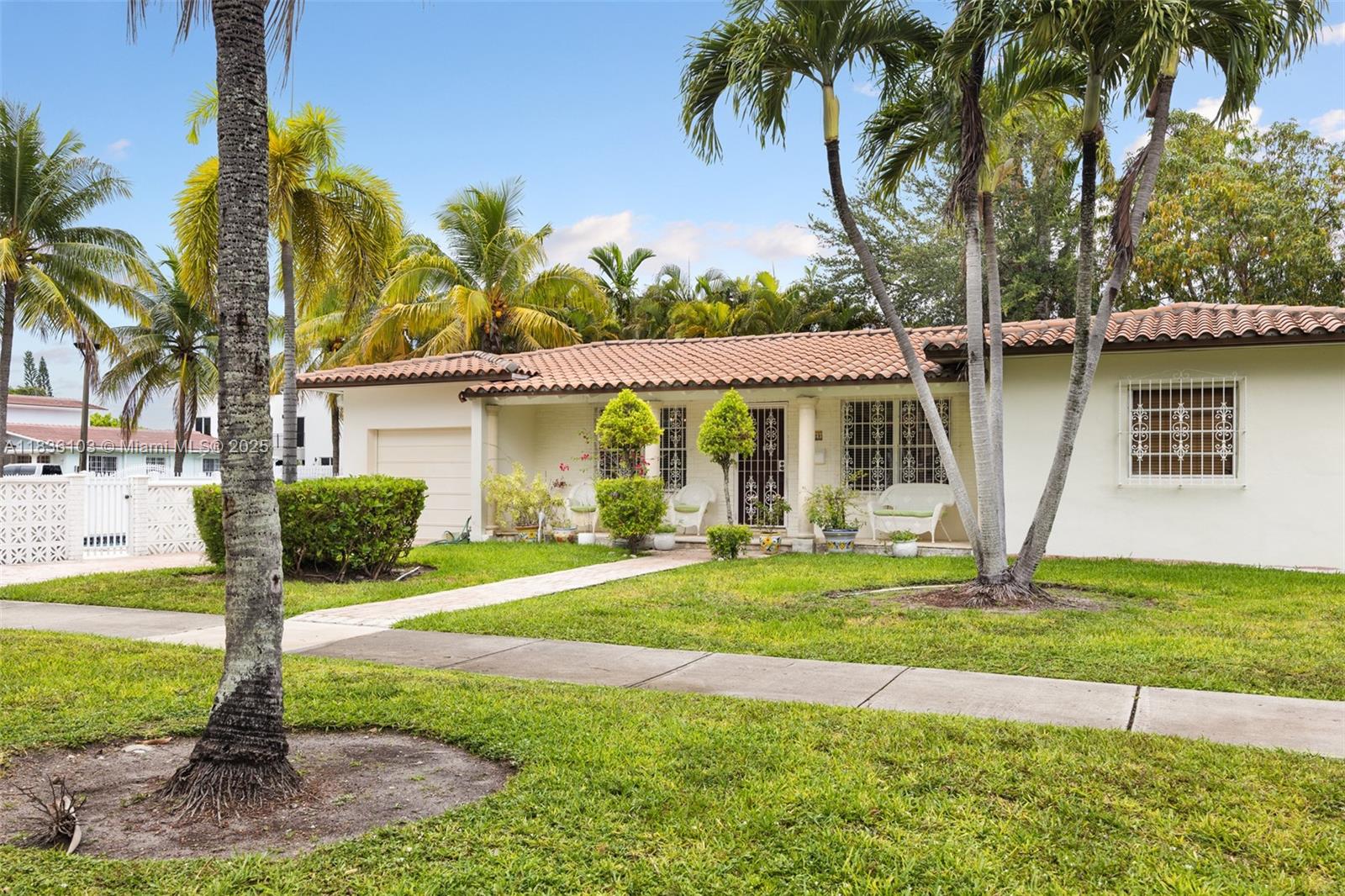 811 SW 25th Rd