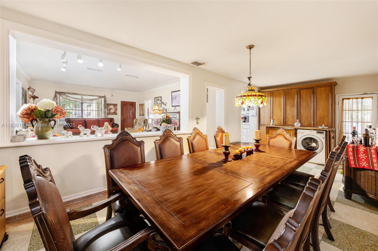 811 SW 25th Rd