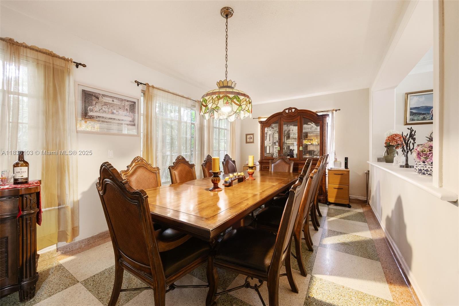 811 SW 25th Rd