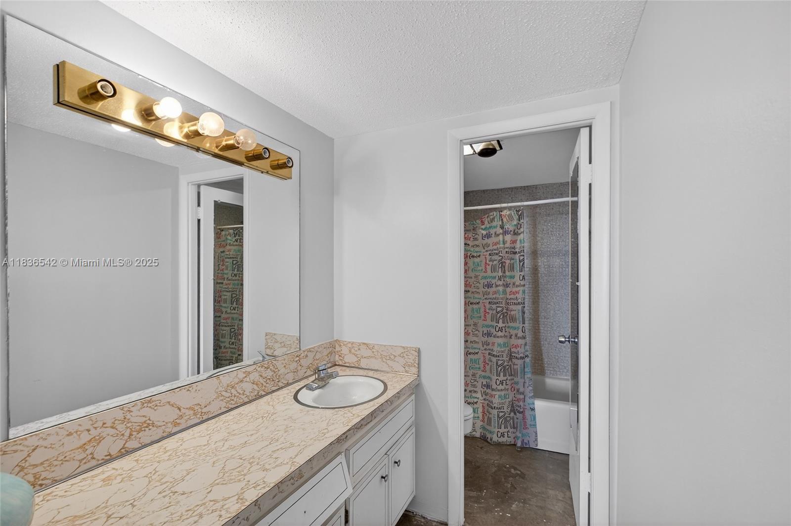 11111 Biscayne Blvd # 2100