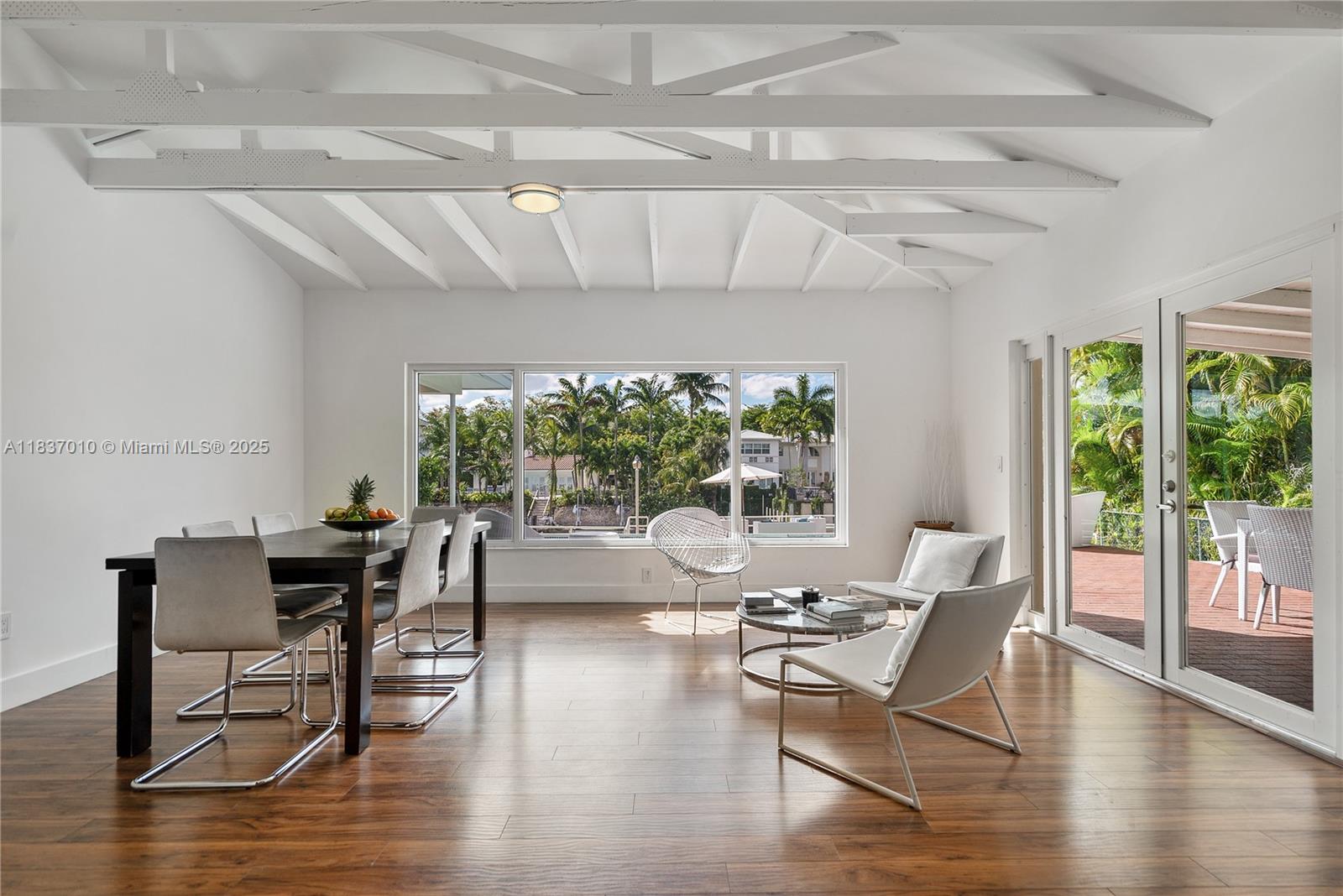 5308 Riviera Dr