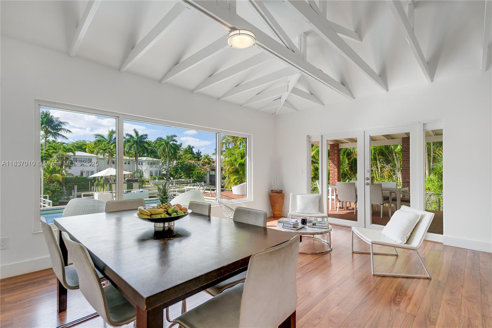 5308 Riviera Dr