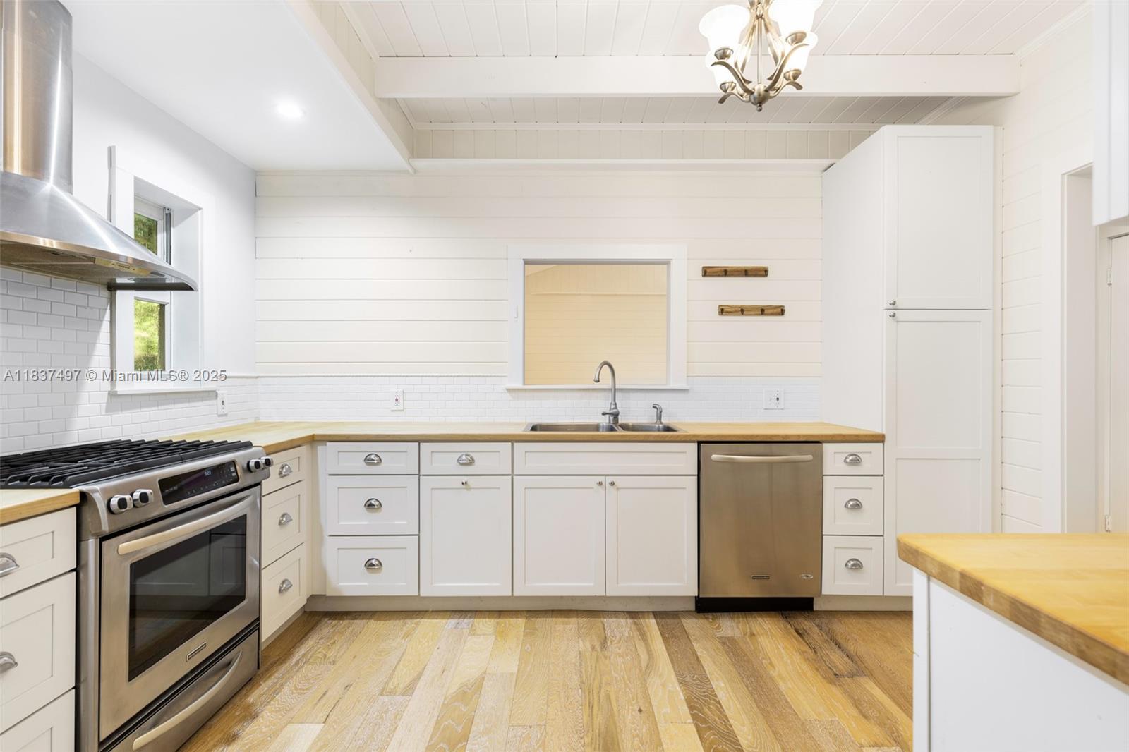 4235 Lennox Dr Unit: Front