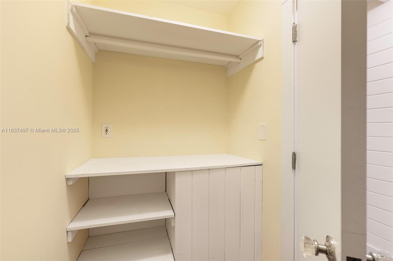 4235 Lennox Dr Unit: Front