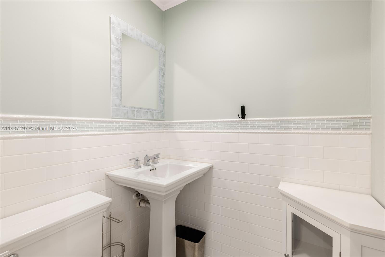 4235 Lennox Dr Unit: Front