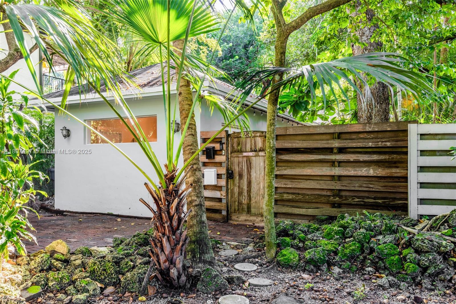 4235 Lennox Dr Unit: Front