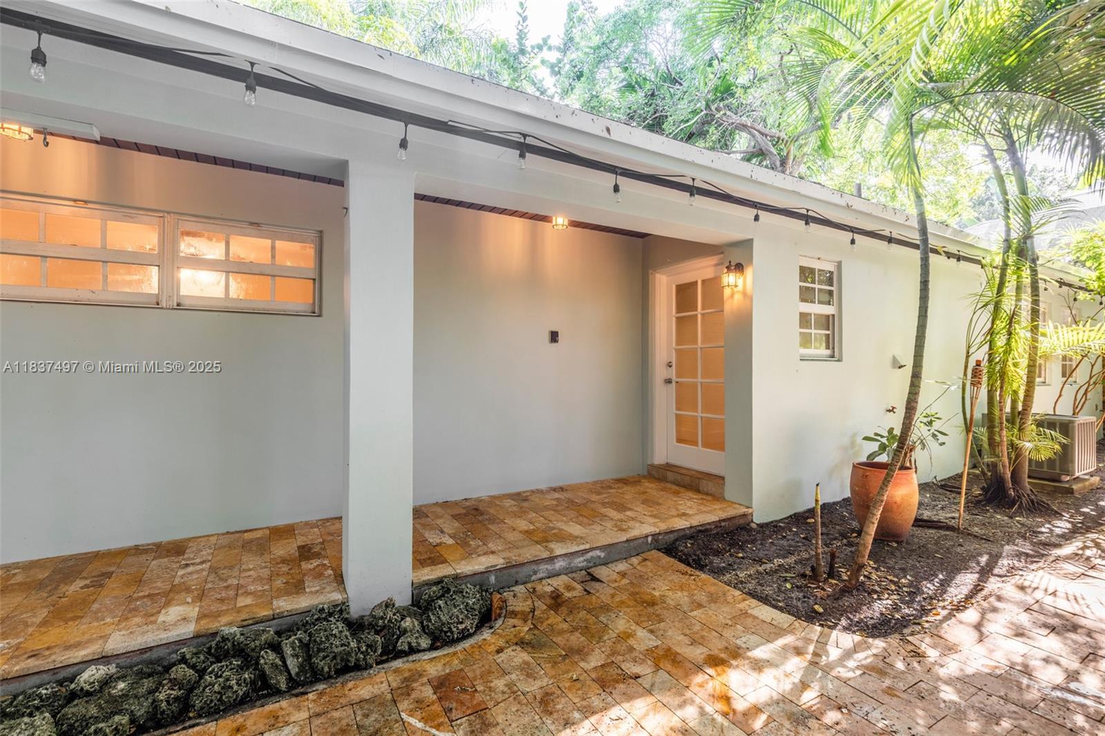 4235 Lennox Dr Unit: Front