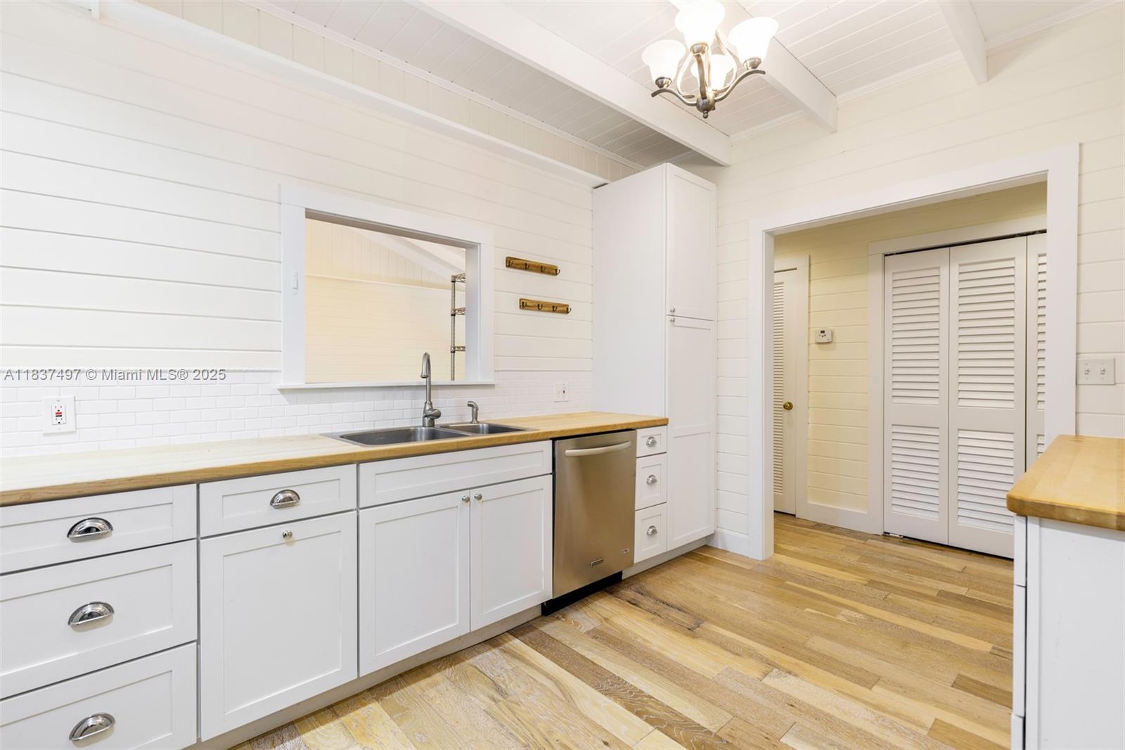 4235 Lennox Dr Unit: Front