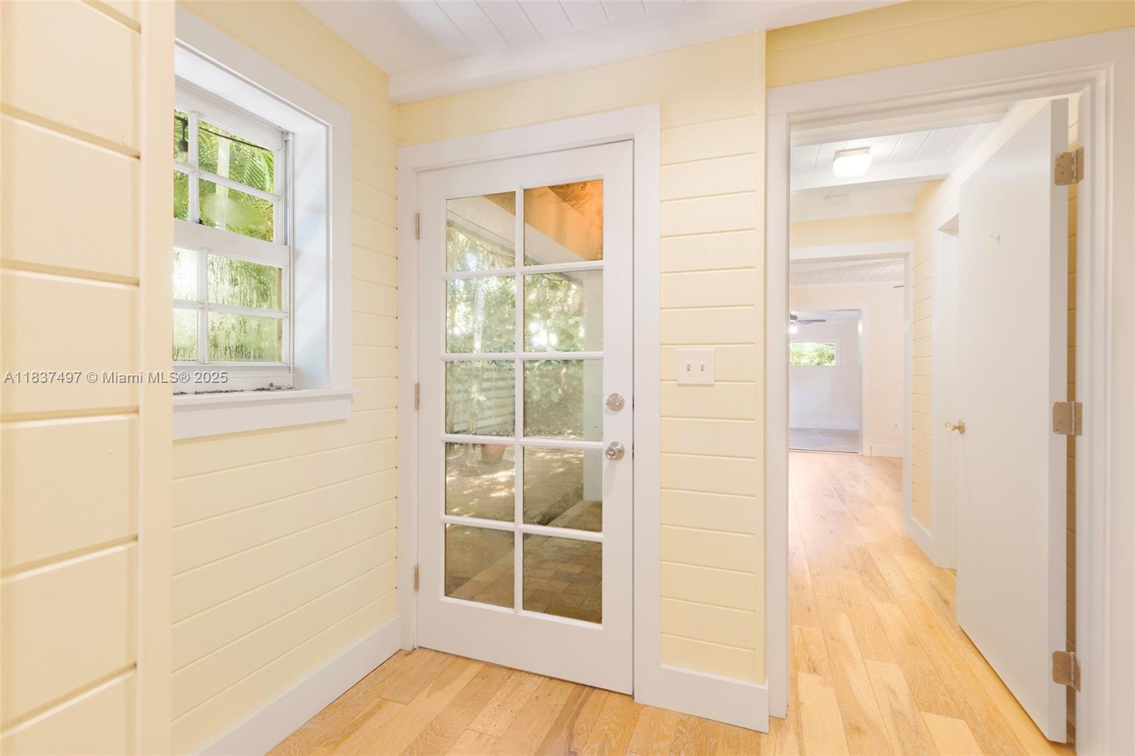 4235 Lennox Dr Unit: Front