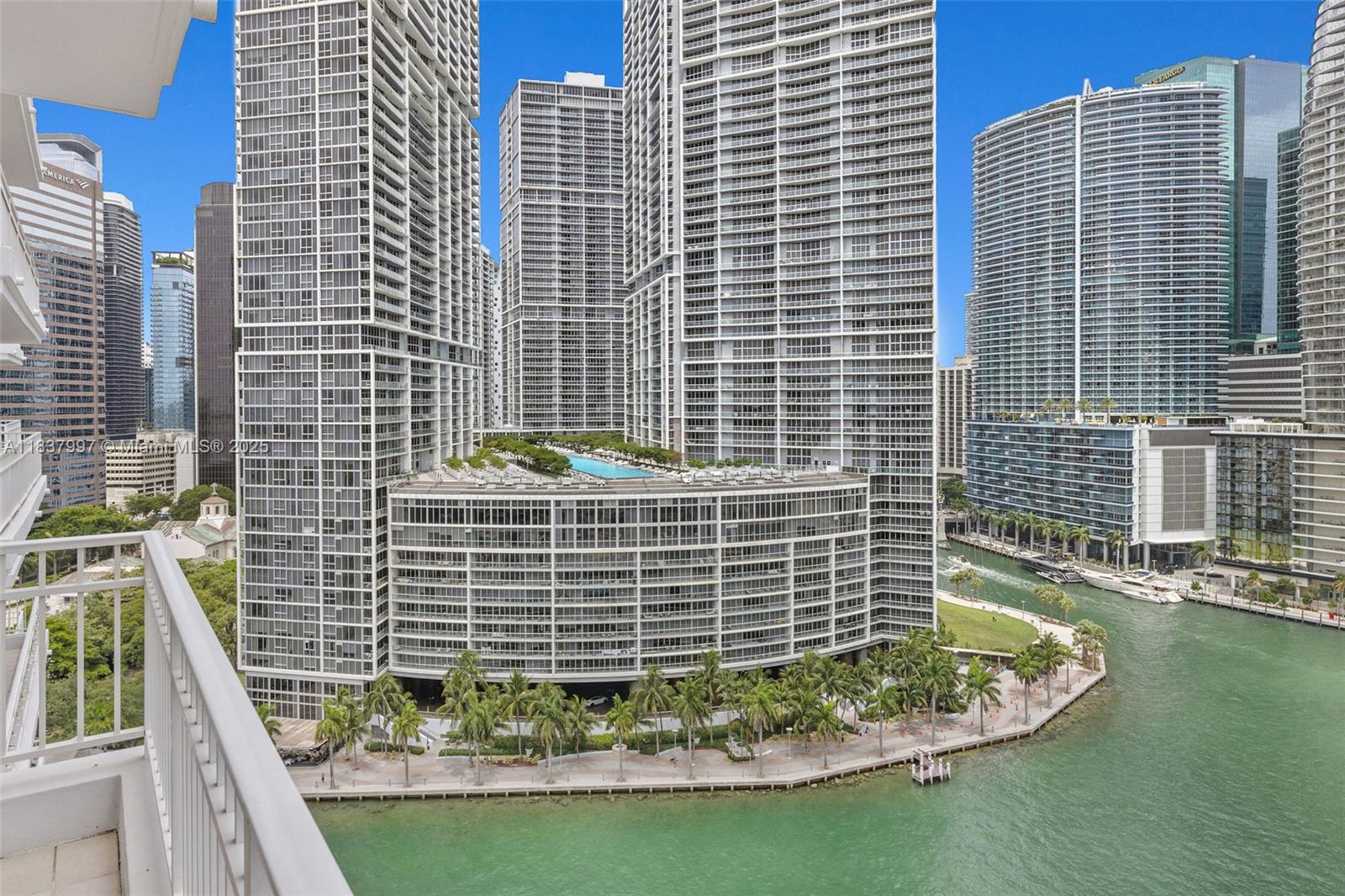 801 Brickell Key Blvd # 2006