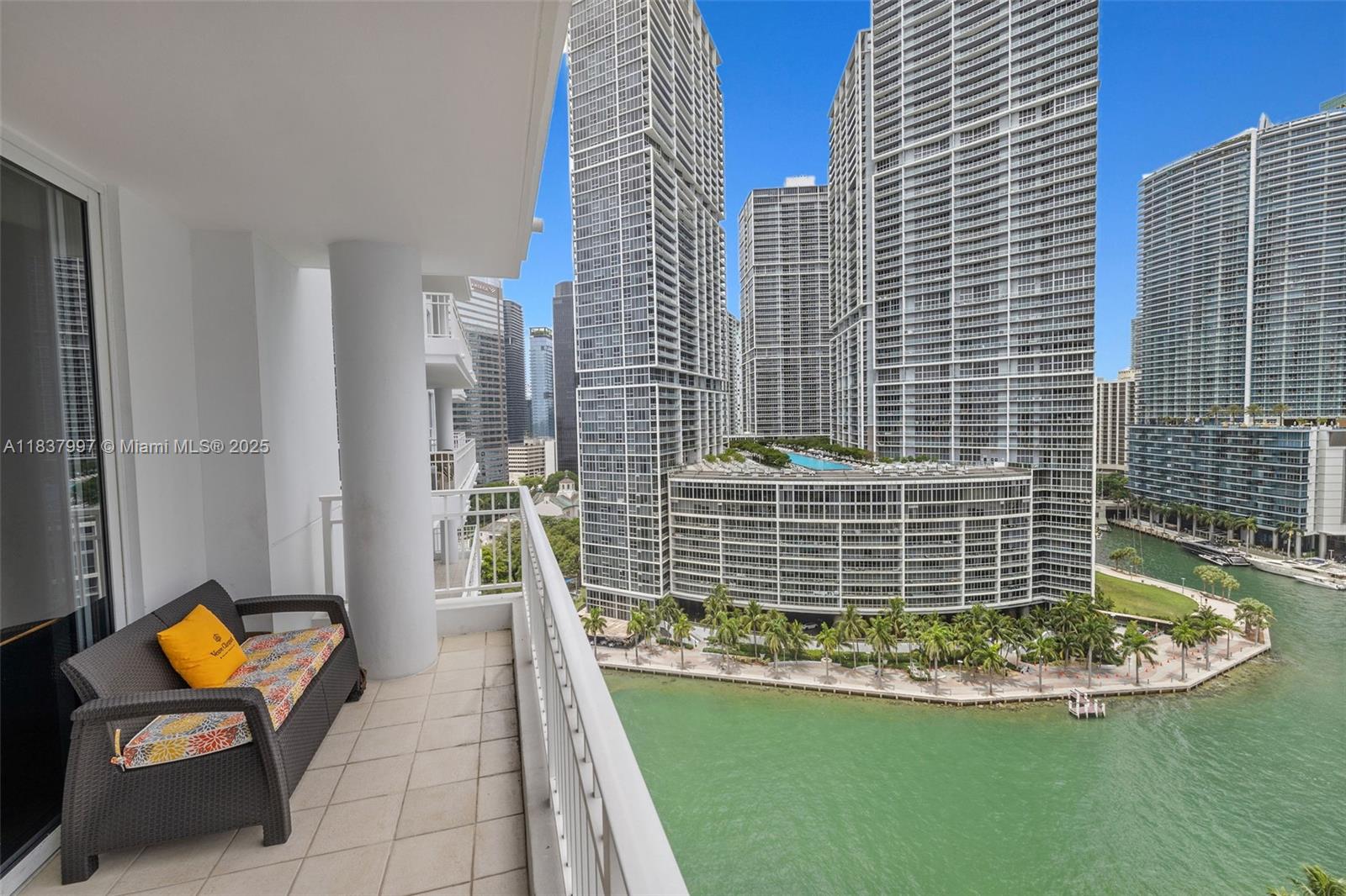 801 Brickell Key Blvd # 2006
