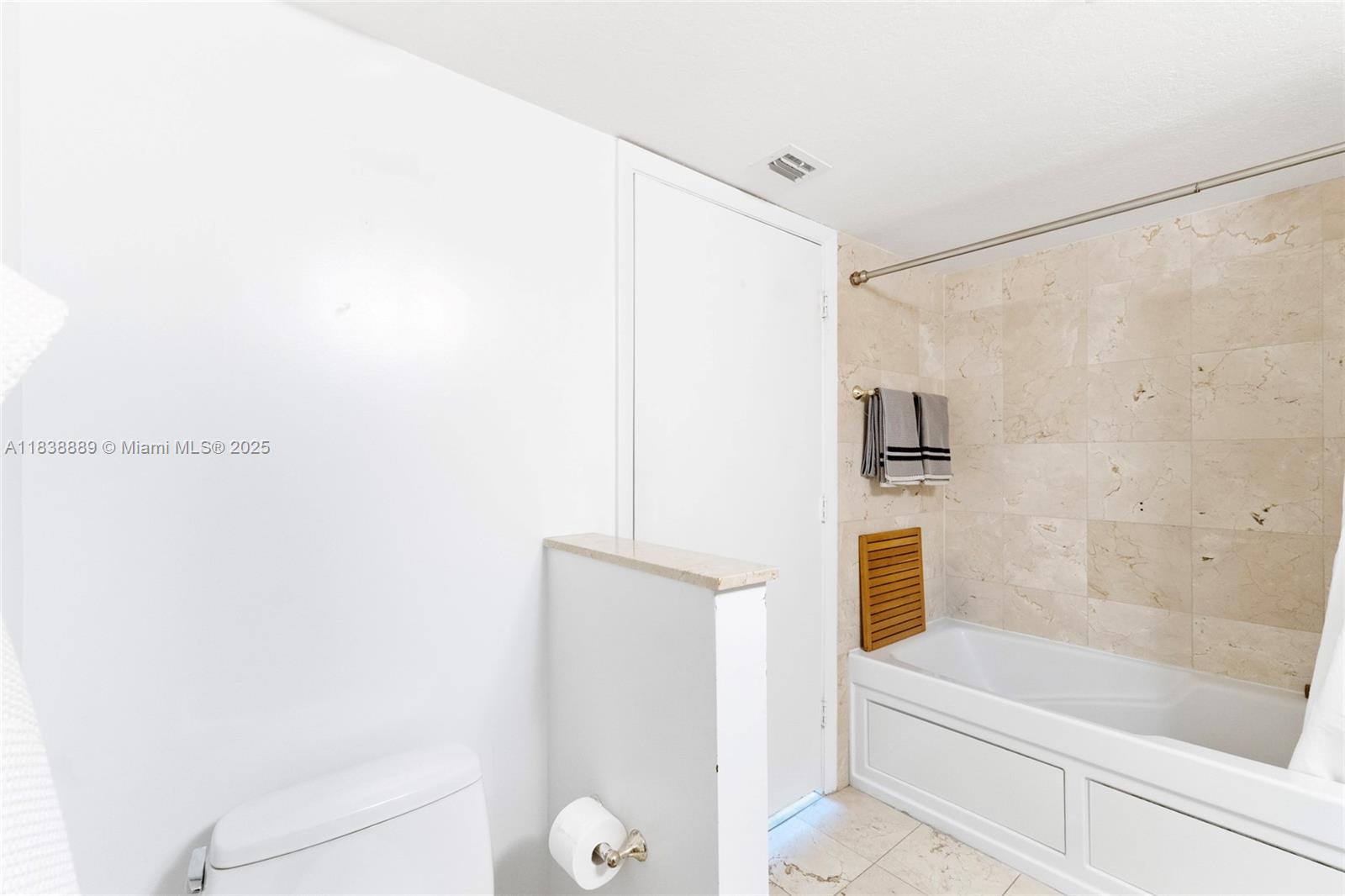 1800 N Bayshore Dr # 3003