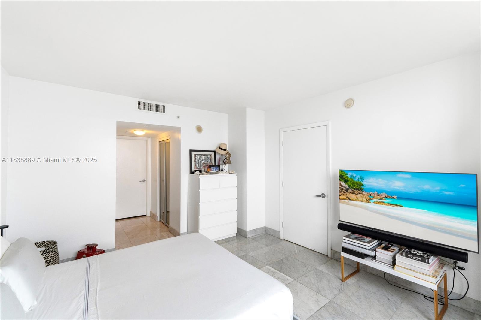 1800 N Bayshore Dr # 3003