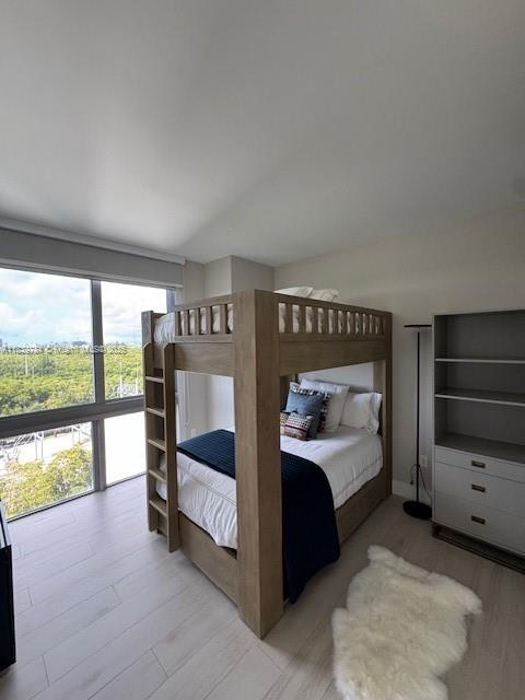 16385 Biscayne Blvd # 921