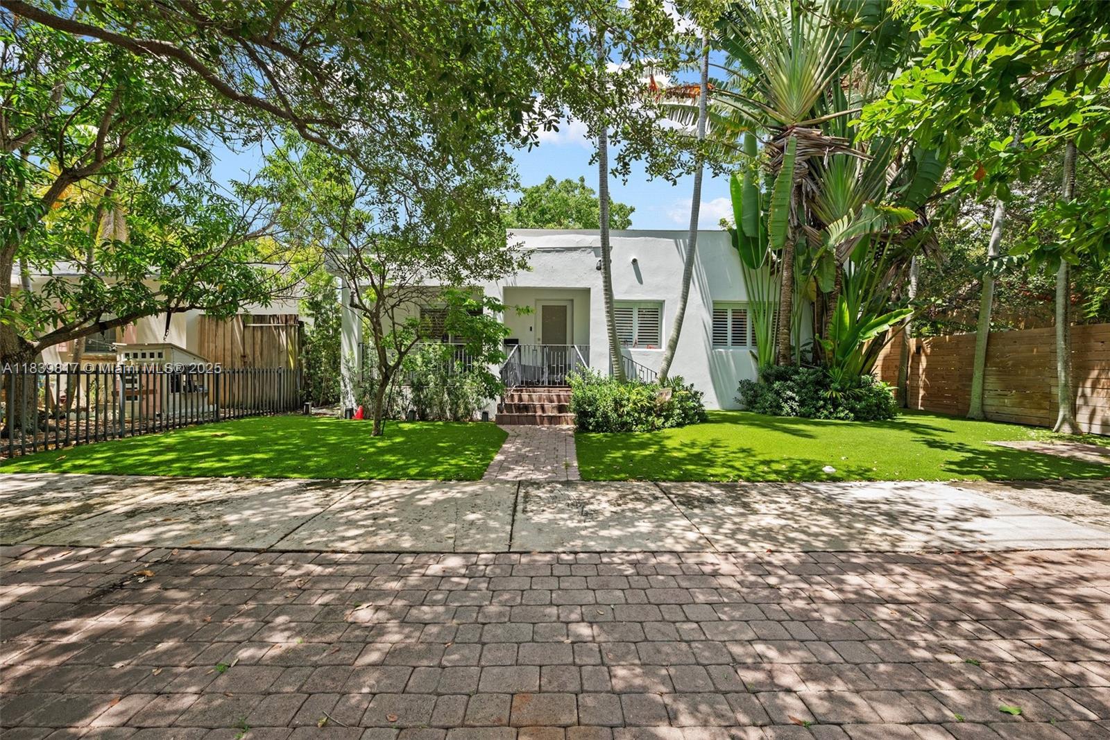 2511 Tequesta Ln