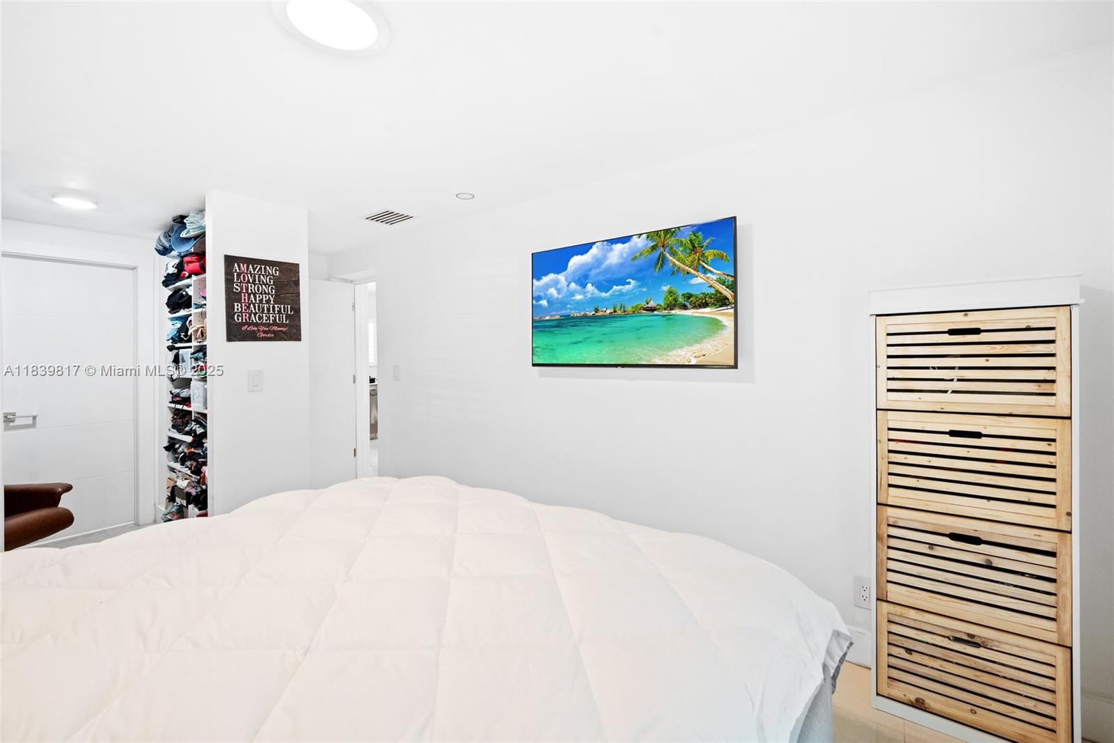 2511 Tequesta Ln