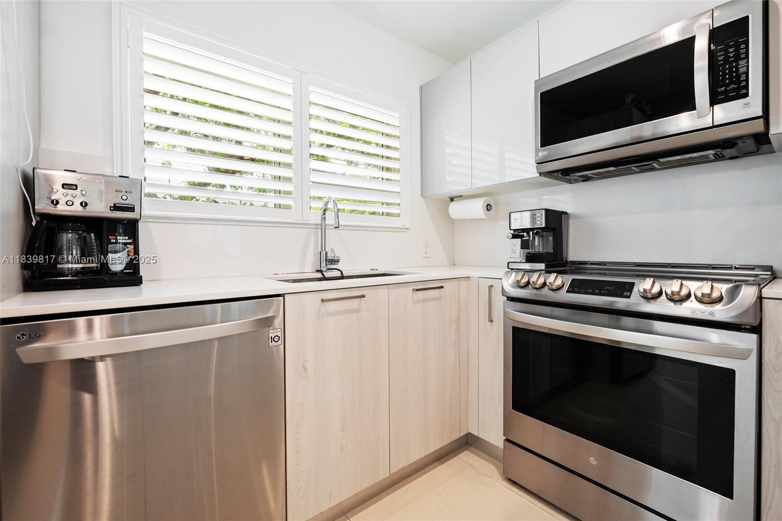 2511 Tequesta Ln