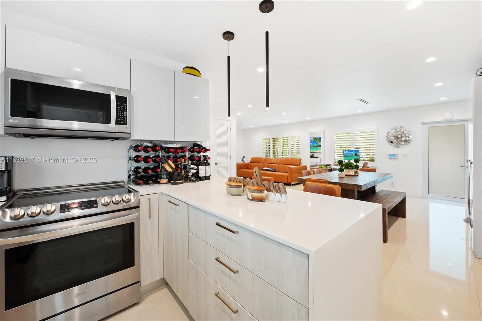 2511 Tequesta Ln