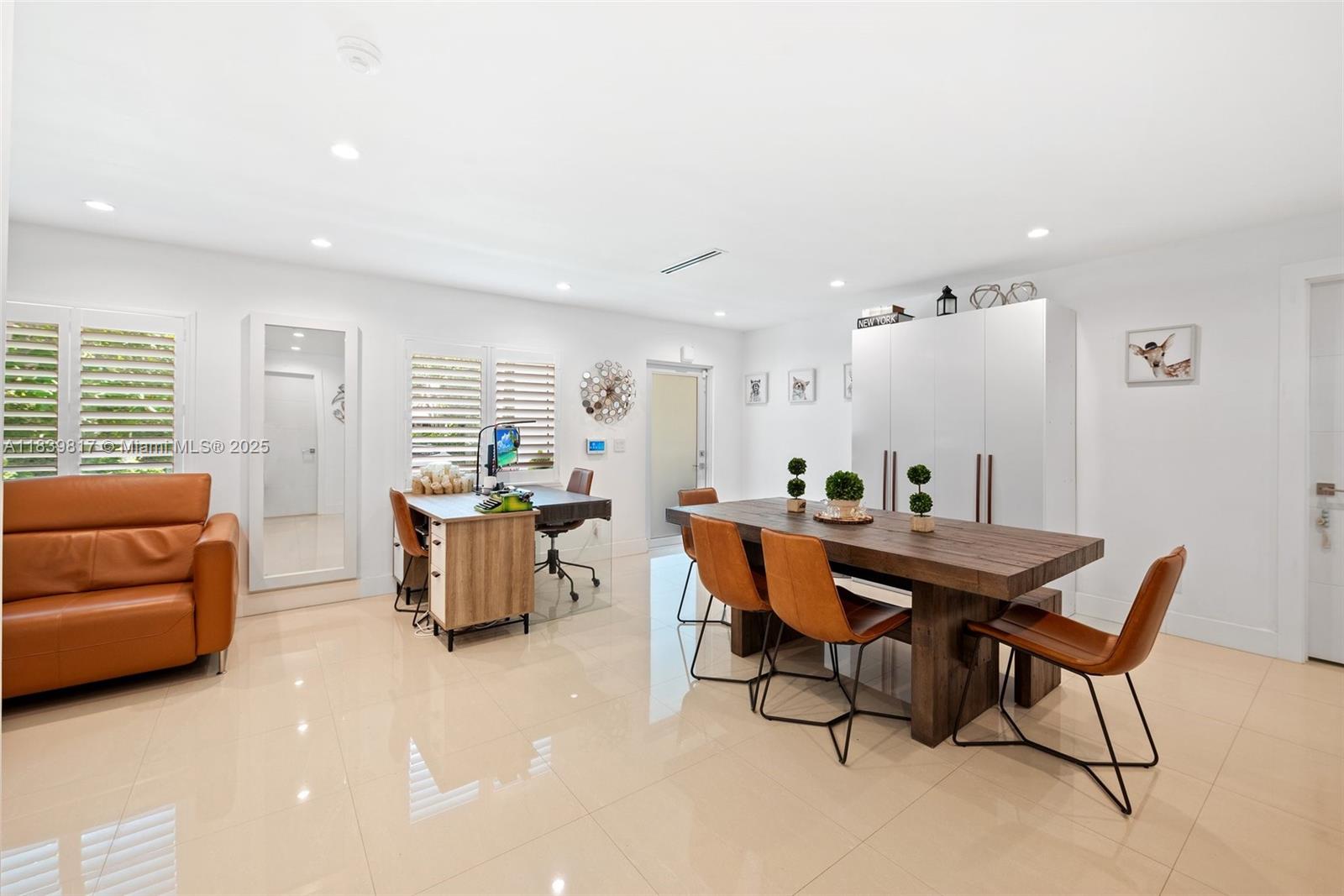 2511 Tequesta Ln