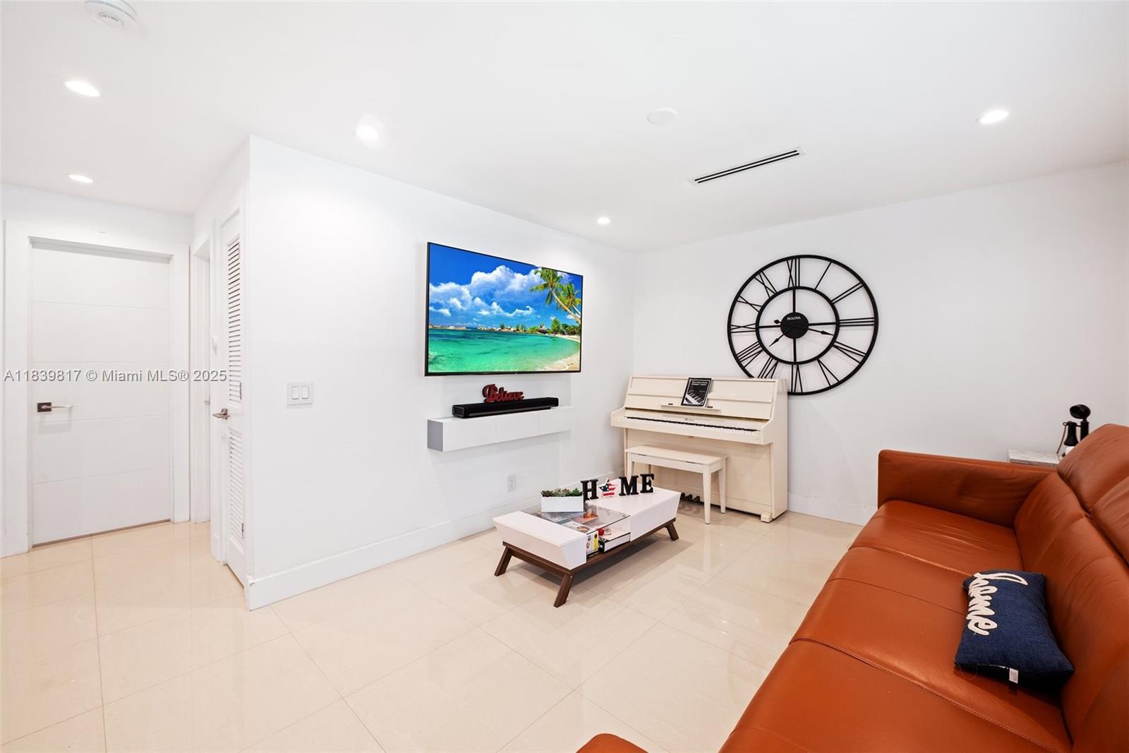 2511 Tequesta Ln