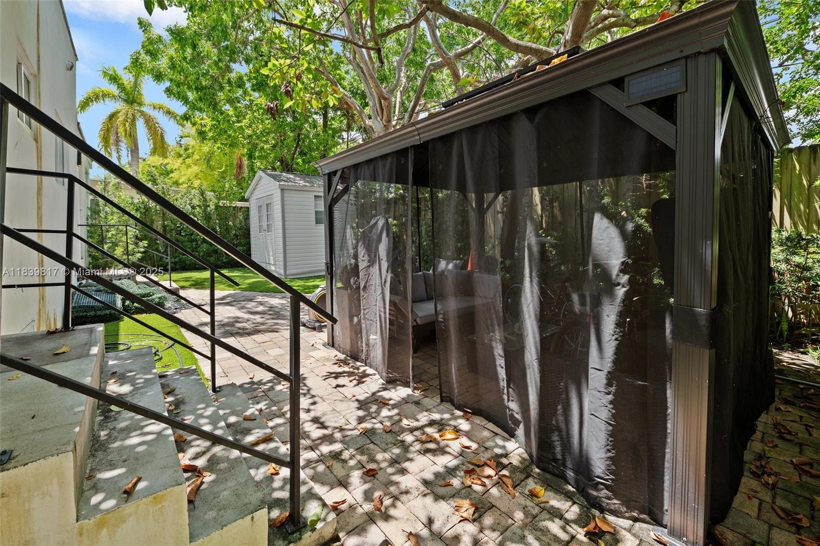 2511 Tequesta Ln