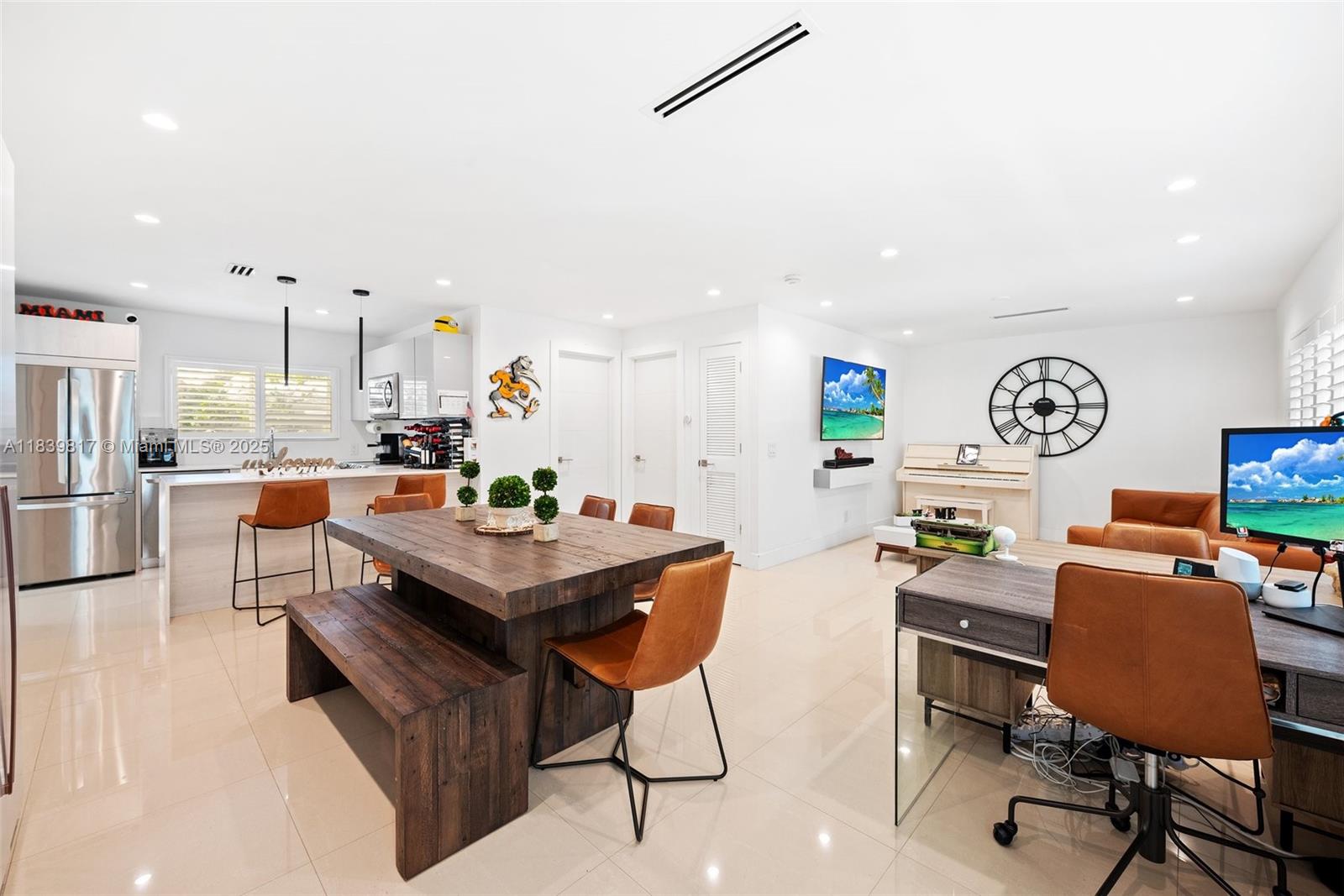 2511 Tequesta Ln