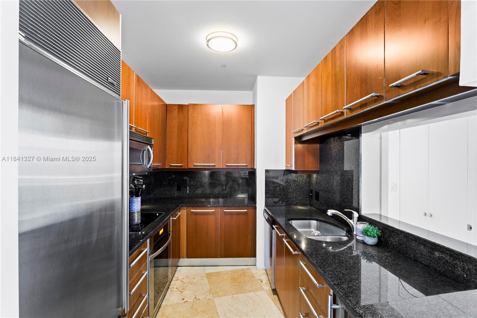 901 Brickell Key Blvd # 3301