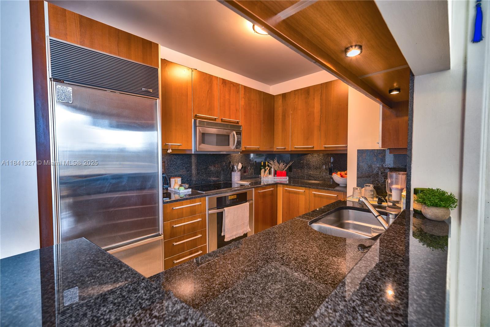 901 Brickell Key Blvd # 3301