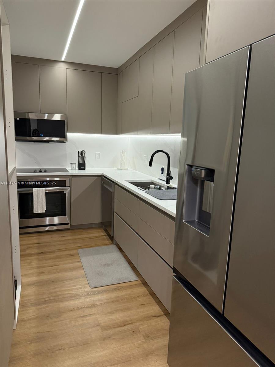 10185 NE Collins Ave # 1220