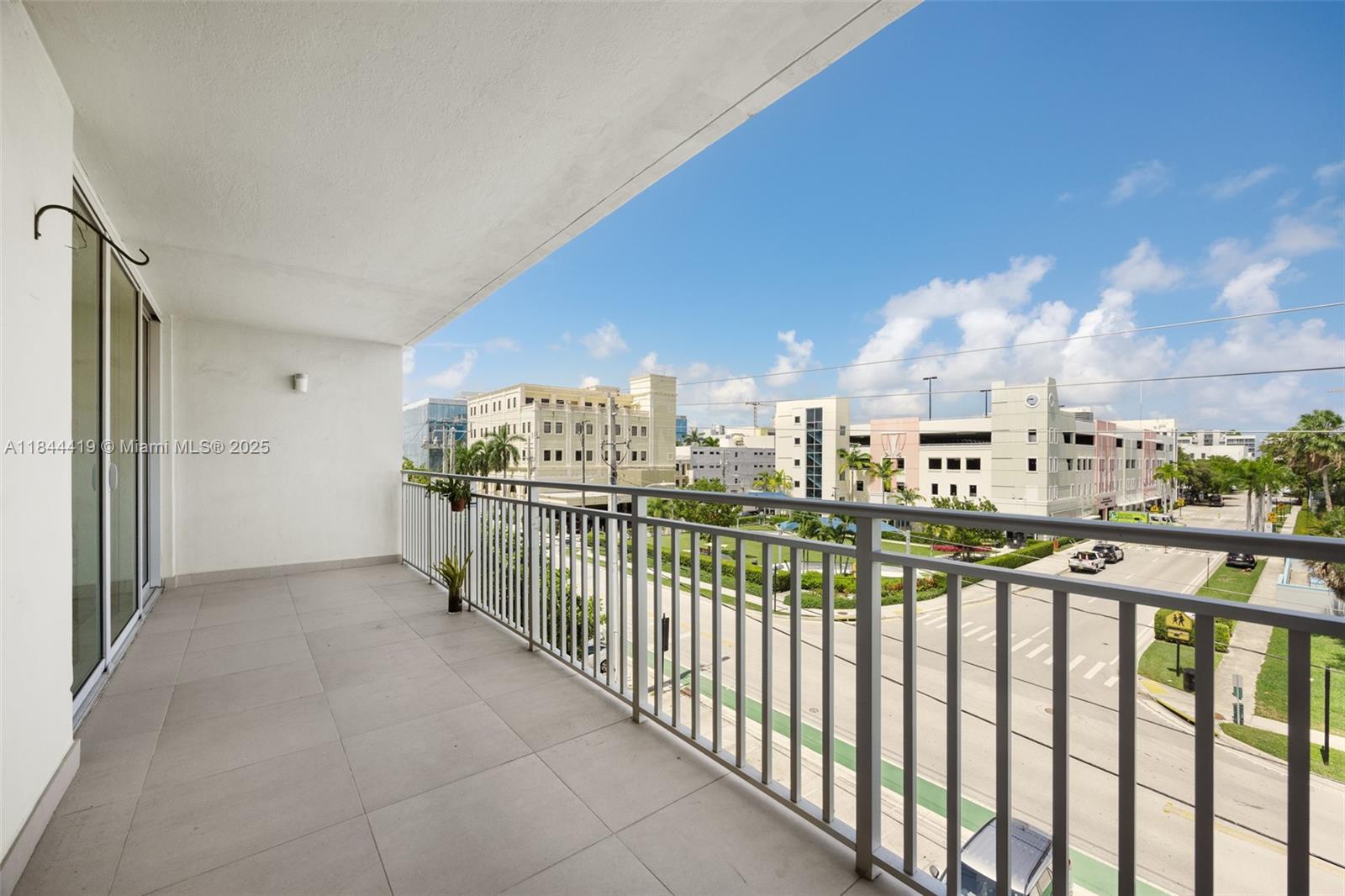 9500 W Bay Harbor Dr # 4F