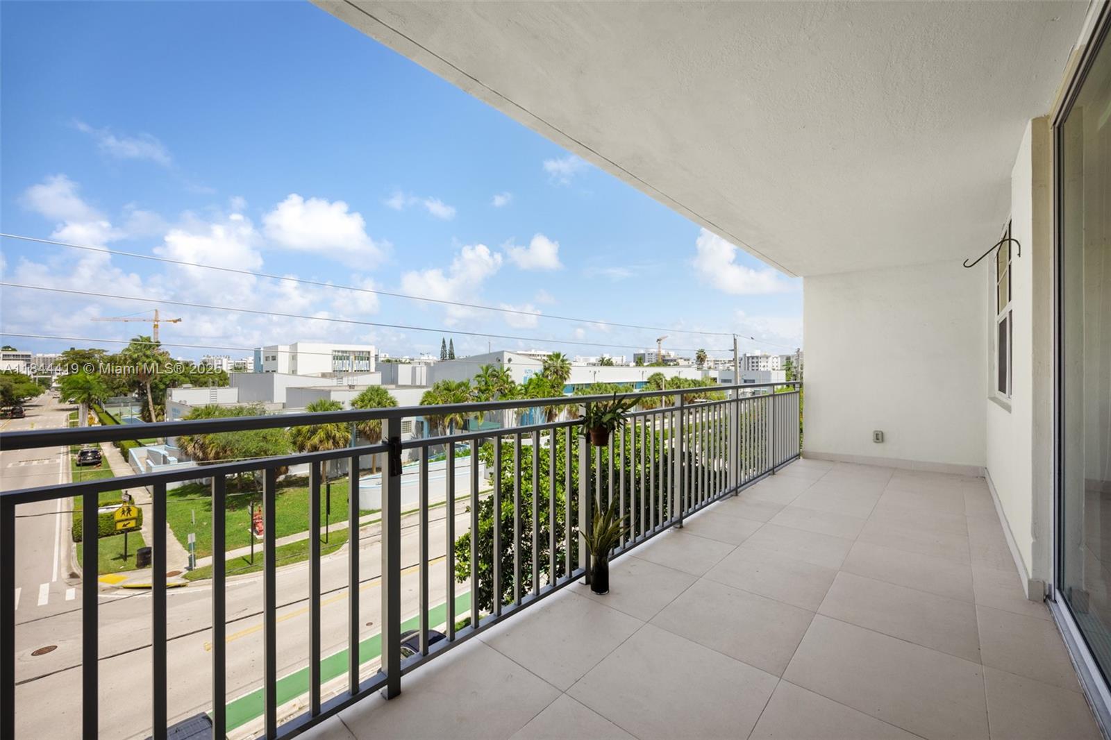 9500 W Bay Harbor Dr # 4F