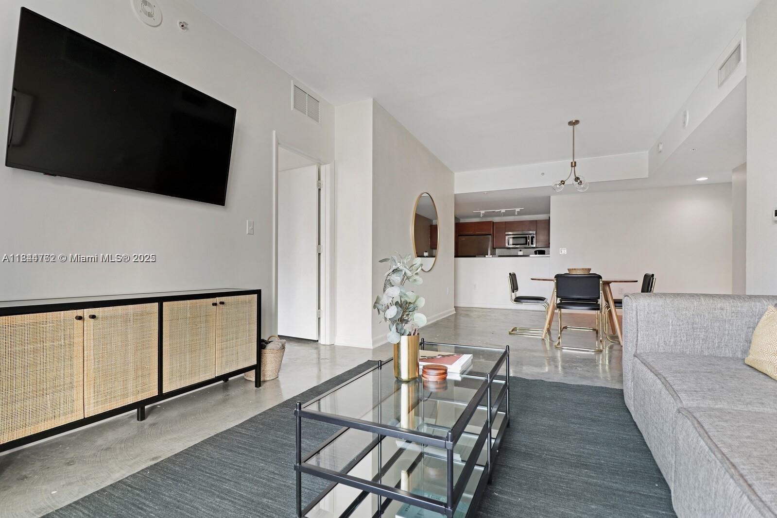 253 NE 2nd St # 508