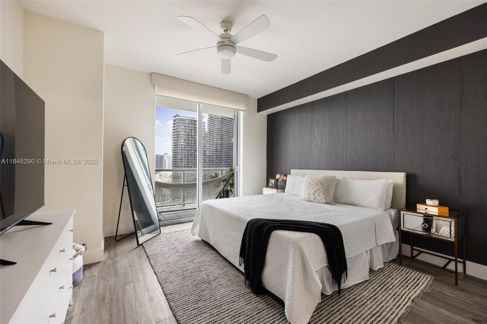 1111 SW 1st Ave Unit: 3723-N
