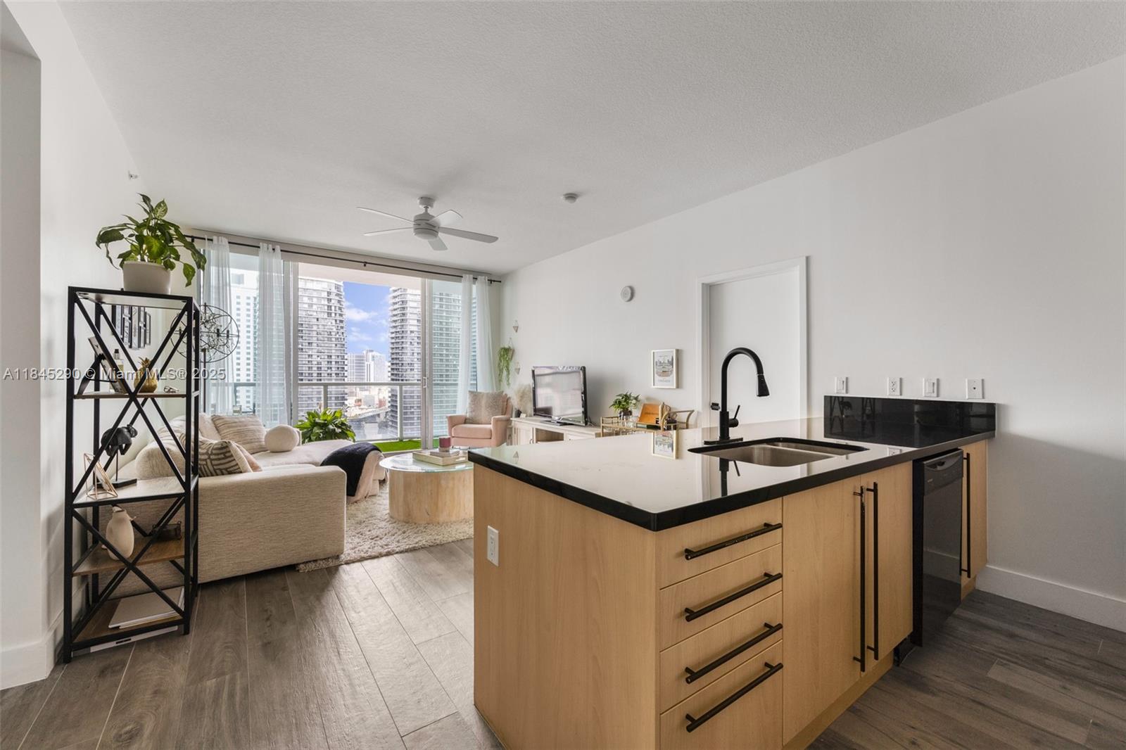 1111 SW 1st Ave Unit: 3723-N
