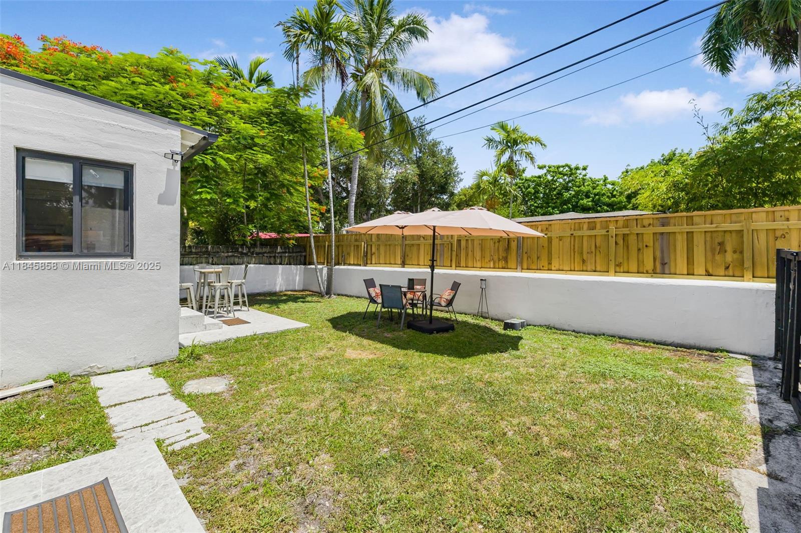 836 NE 82nd St