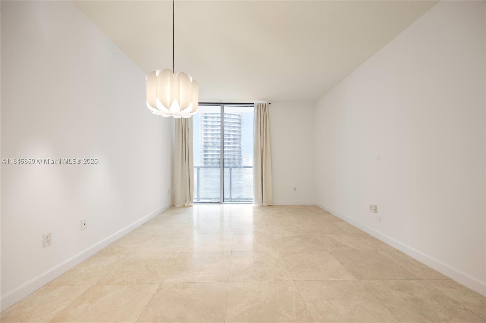 1060 Brickell Ave # 2011