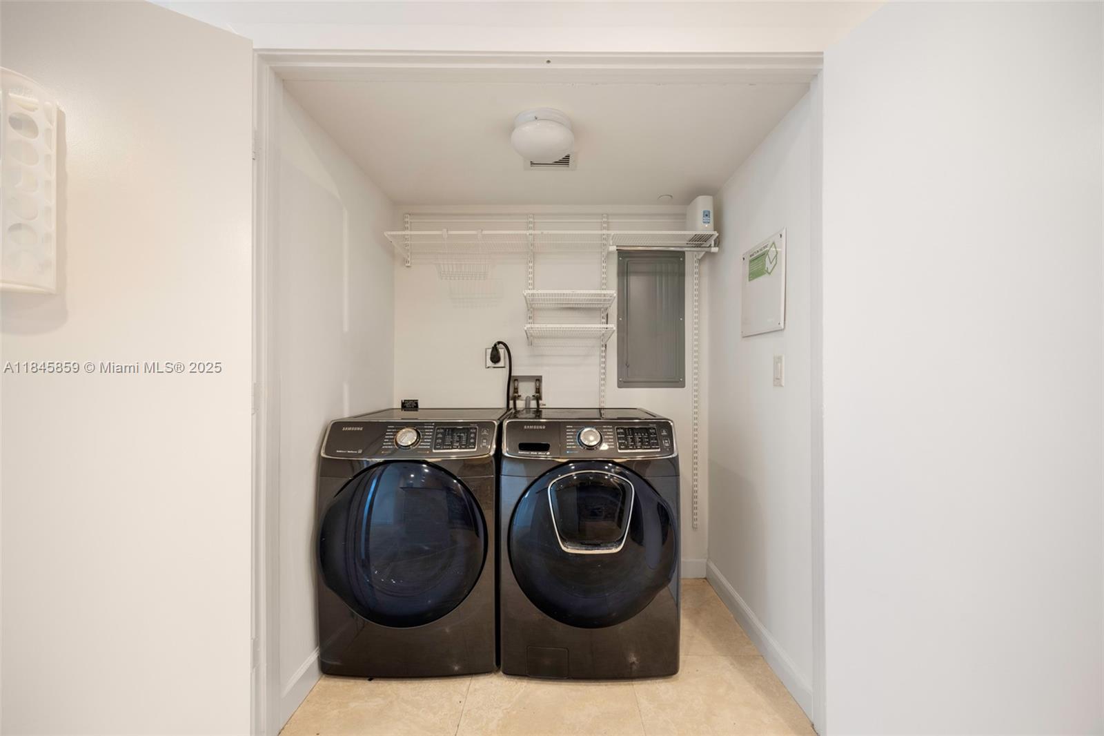 1060 Brickell Ave # 2011