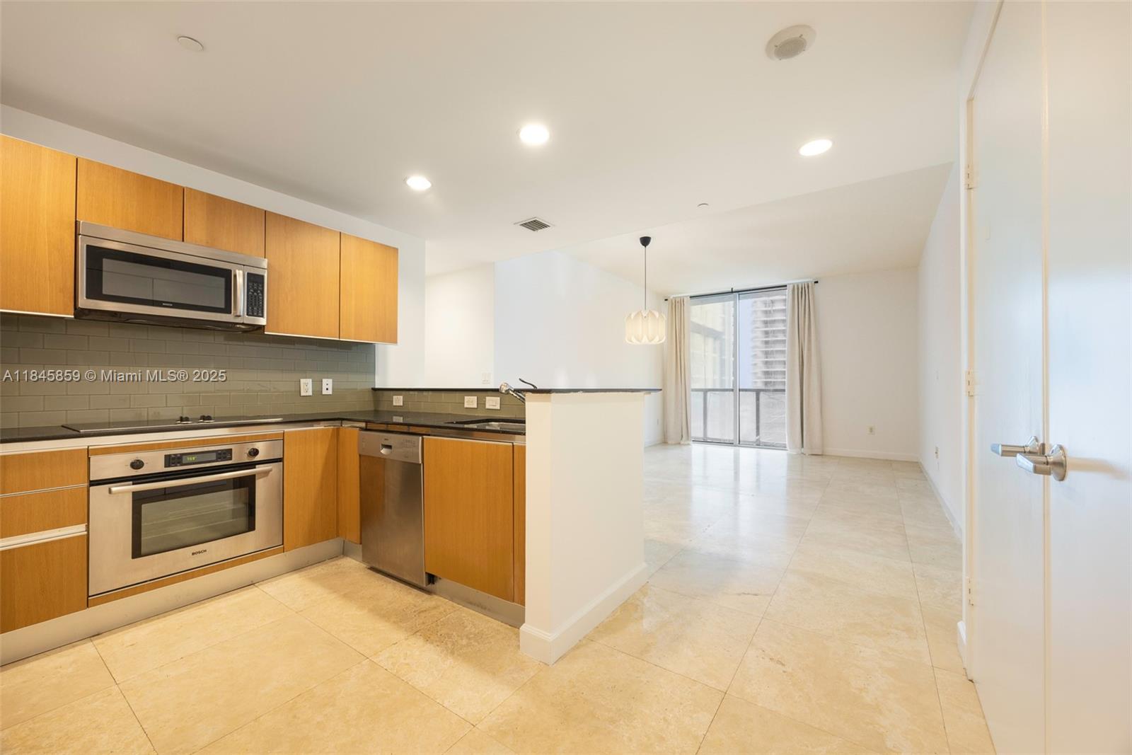 1060 Brickell Ave # 2011