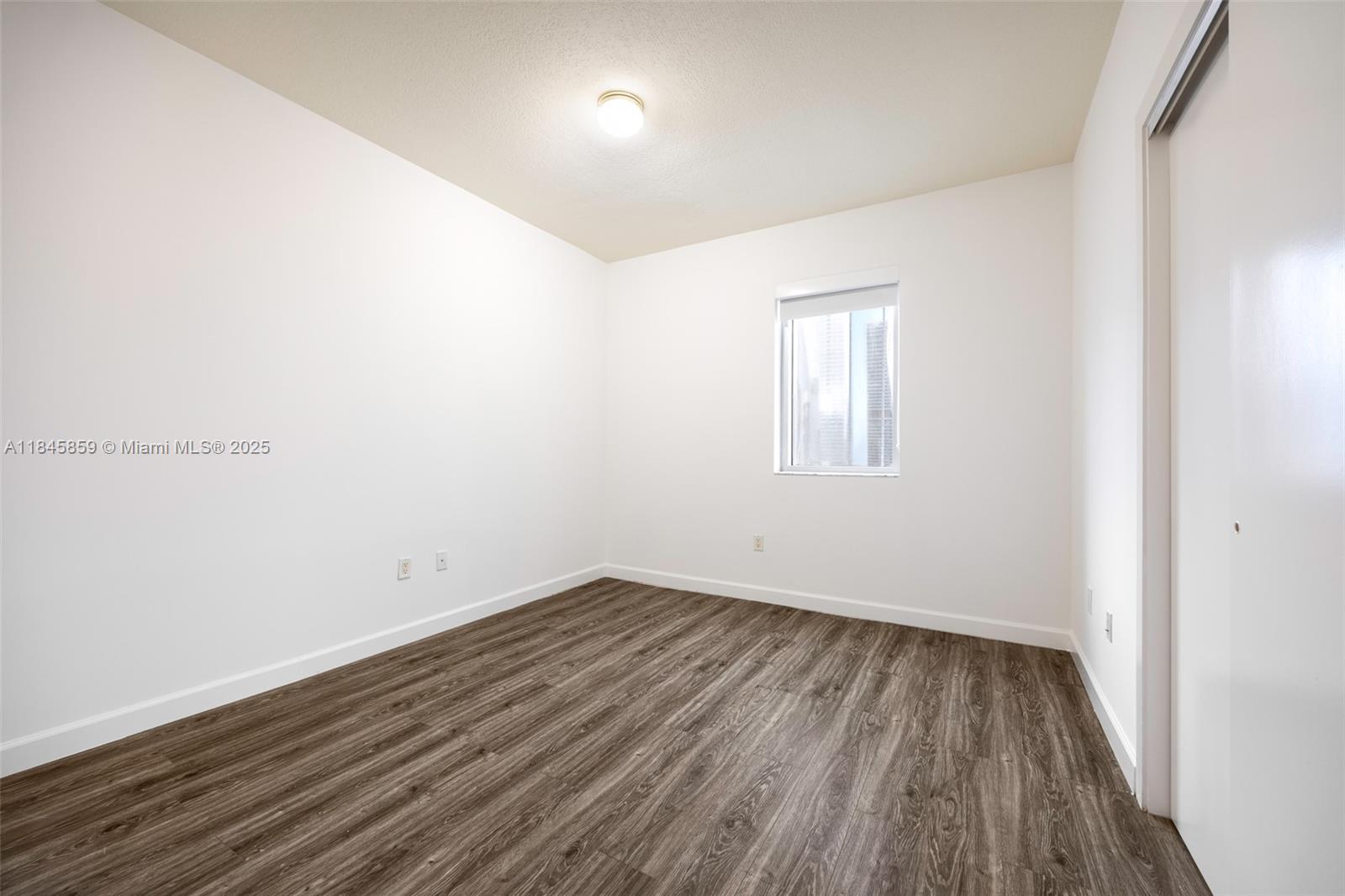 1060 Brickell Ave # 2011