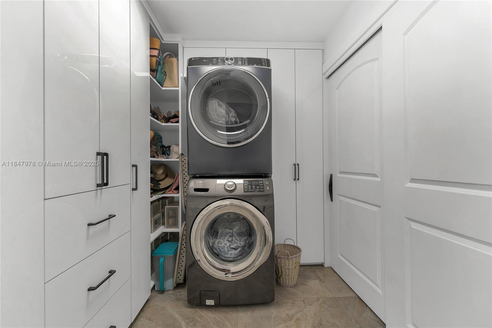 9530 Jamaica Dr # 9530