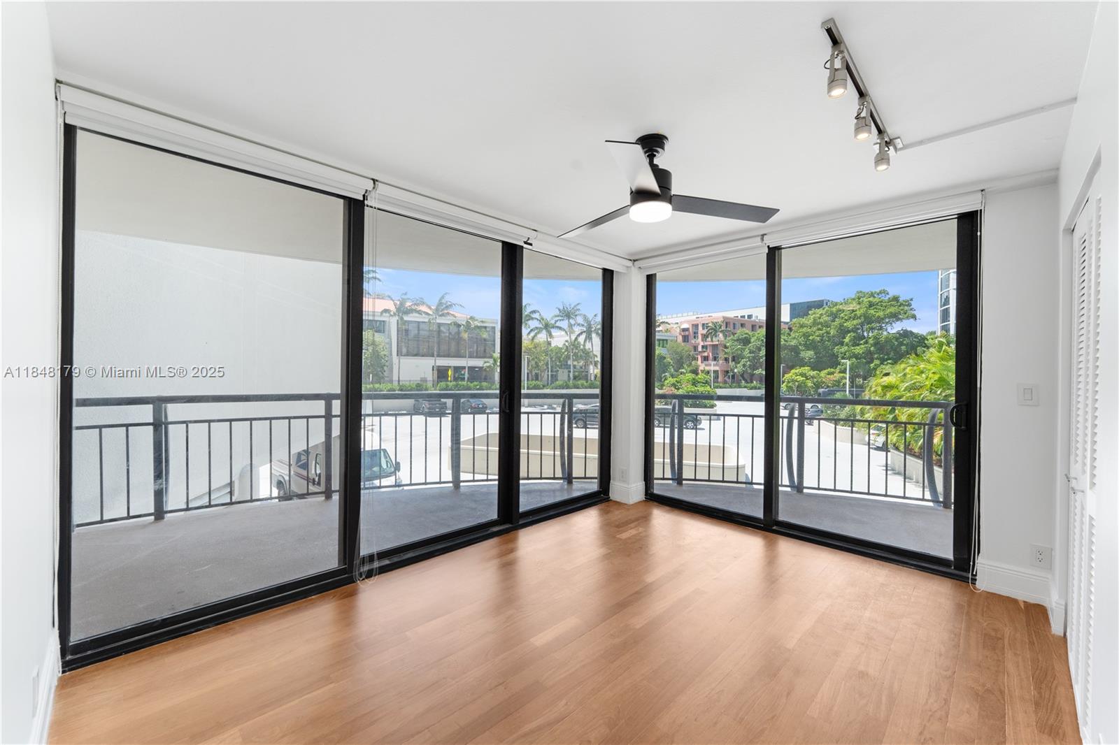 2843 S Bayshore Dr # 3F