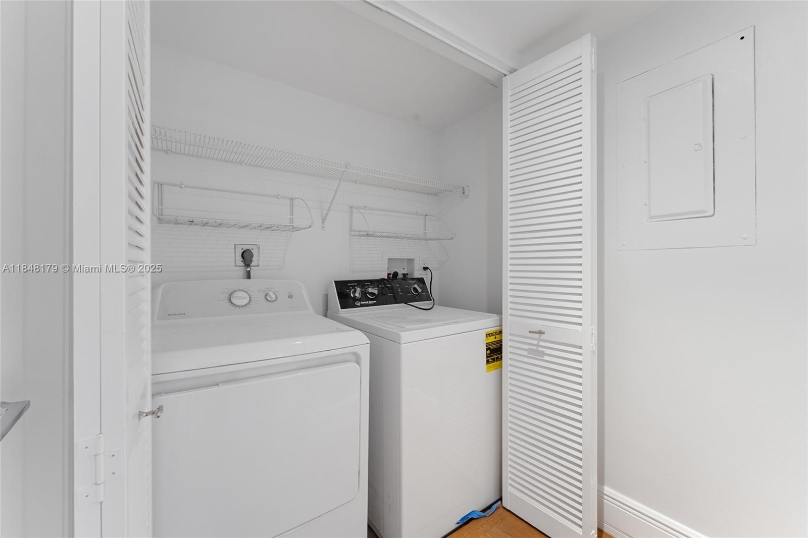 2843 S Bayshore Dr # 3F