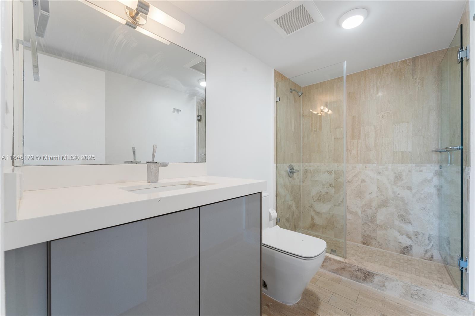 2843 S Bayshore Dr # 3F