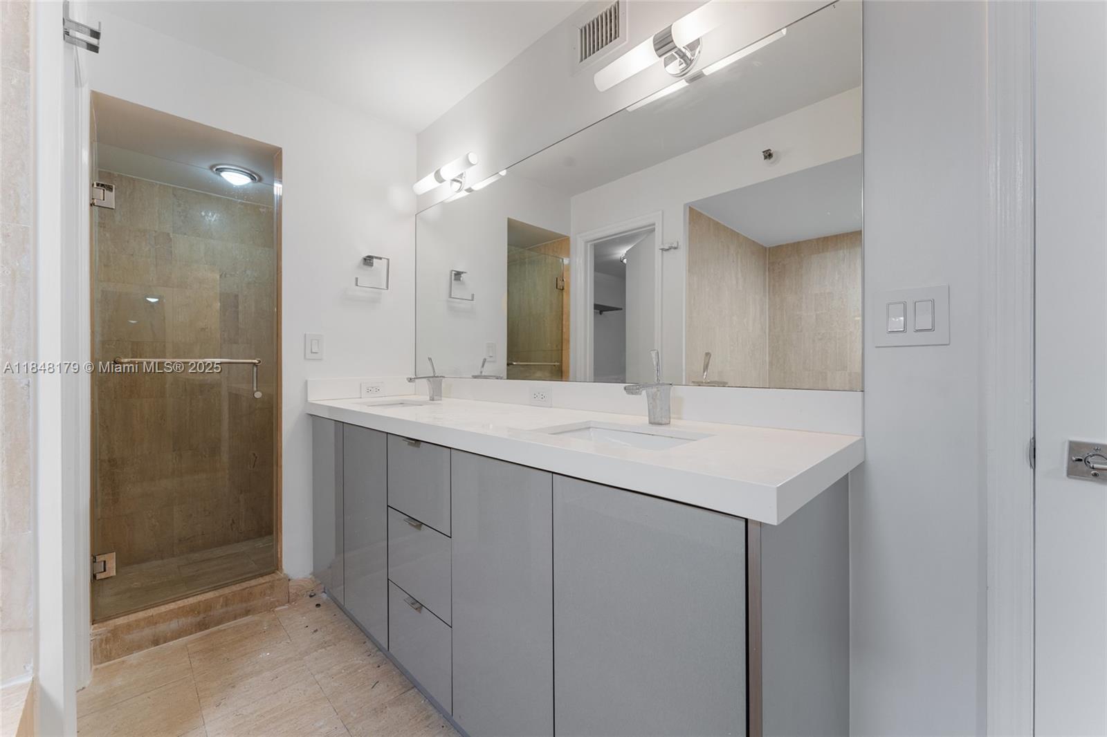 2843 S Bayshore Dr # 3F