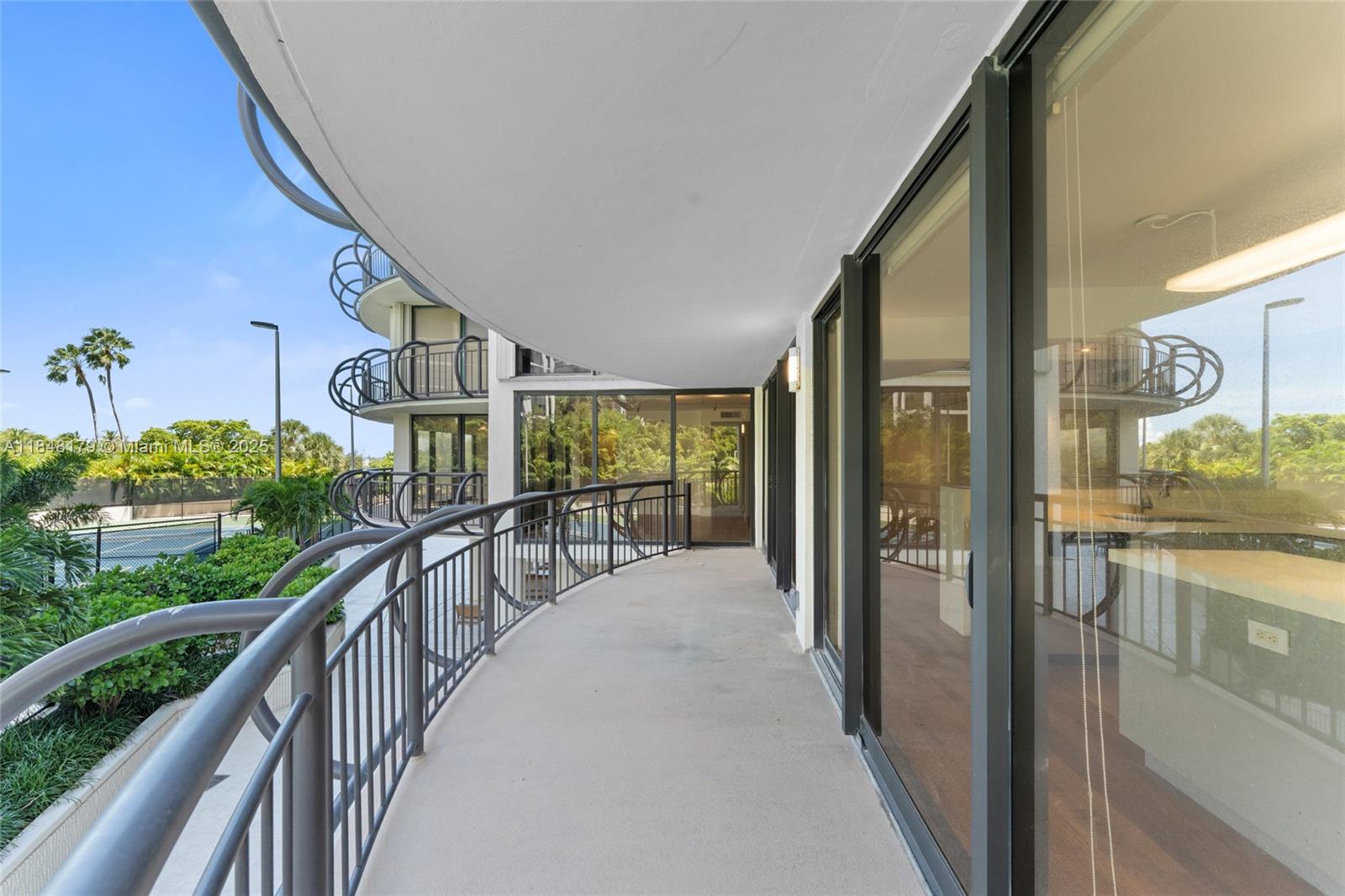 2843 S Bayshore Dr # 3F