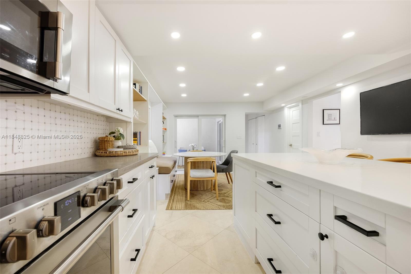 1208 Mariana Ave