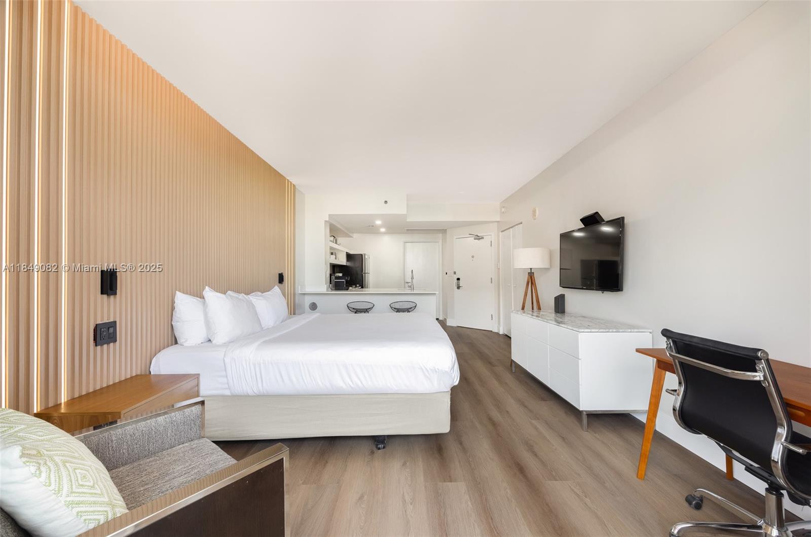 2889 Mcfarlane Rd # 905