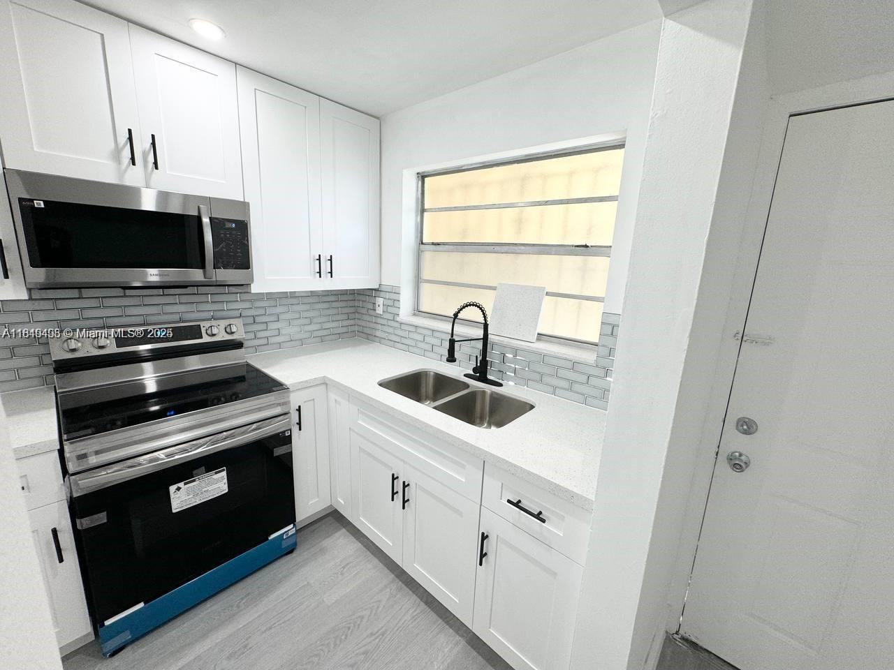 453 SW 2nd St # 304C