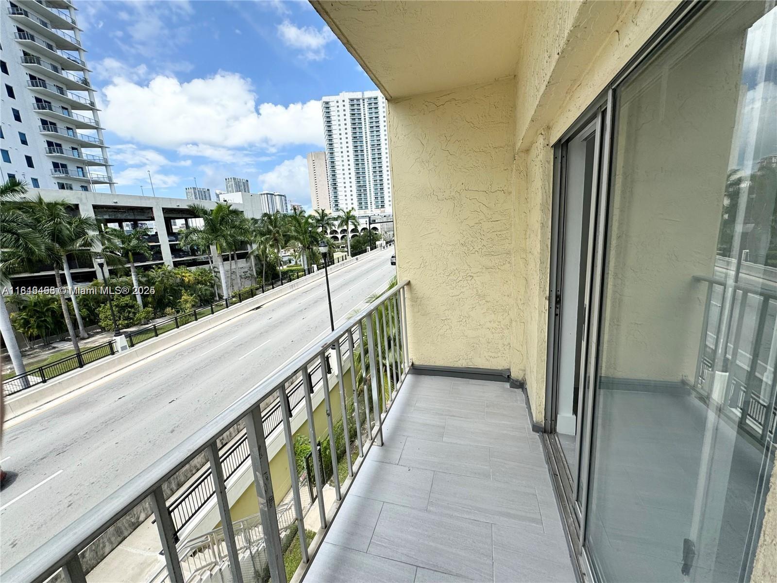 453 SW 2nd St # 304C